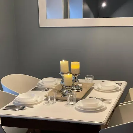 Charming 2-bed In דירה *