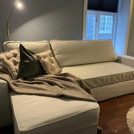 Charming 2-bed In 아파트